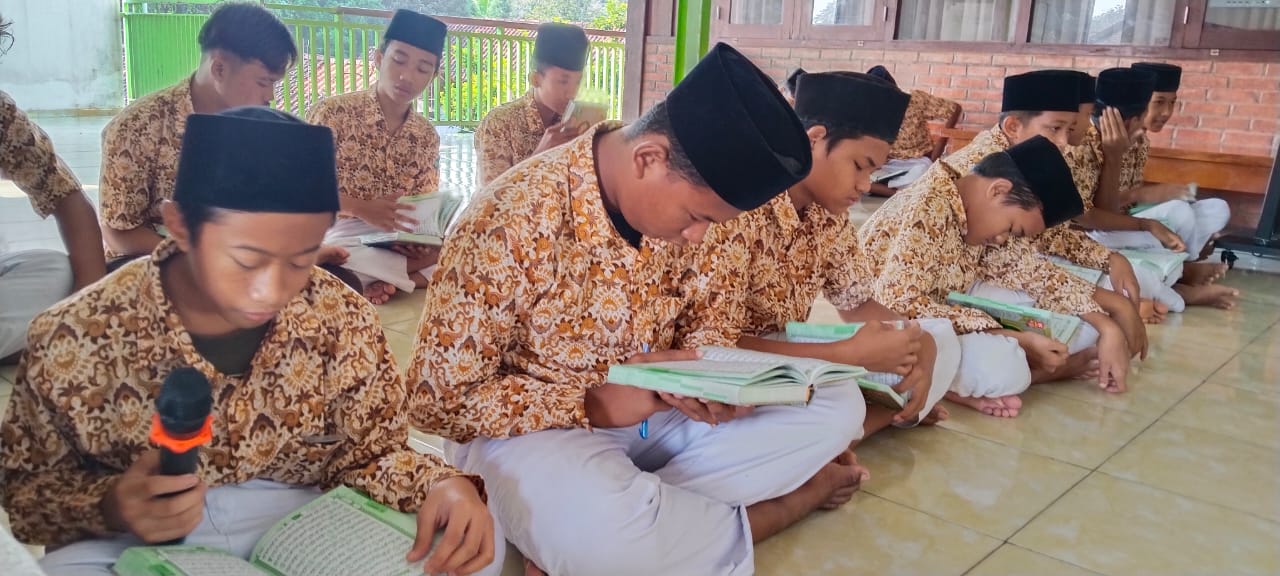 KHOTMIL QURAN